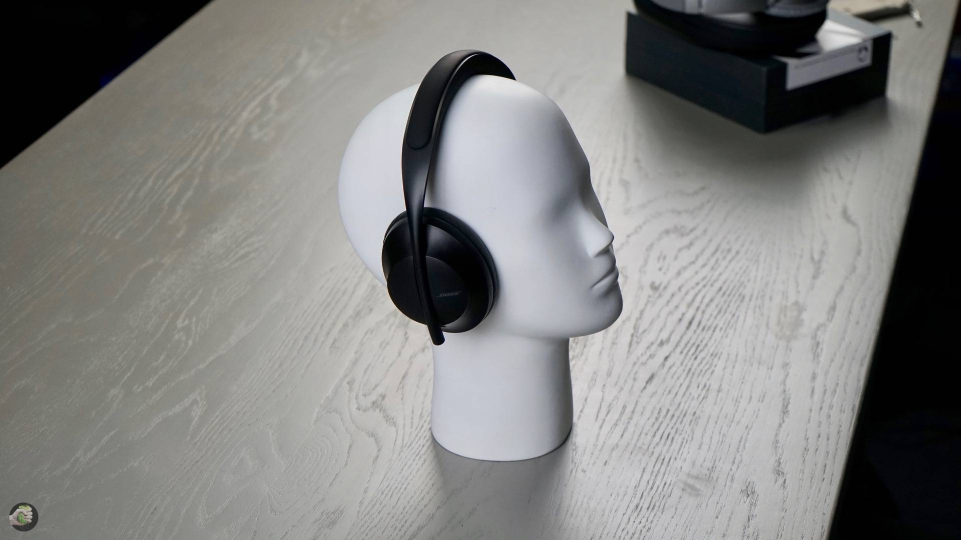 Bose noise 700. Soundcloud r100 отключился наушник. Наушники Bose 700 отзывы.