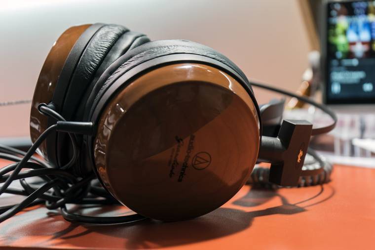Audio-technica ath-w1000x невероятное качество звучания и благородный внешний вид | headphone-review.ru все о наушниках: обзоры, тестирование и отзывы