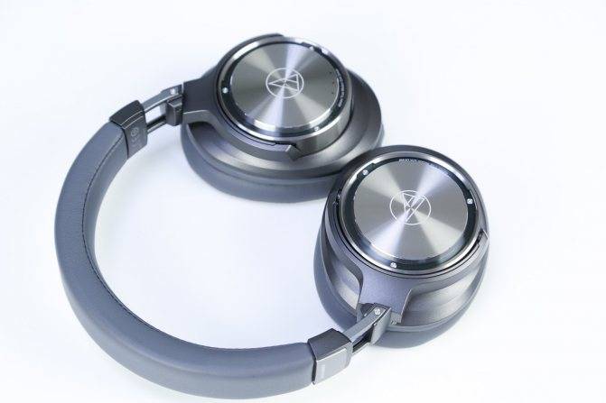 Ath-dsr9btwireless over-ear headphones with pure digital drive