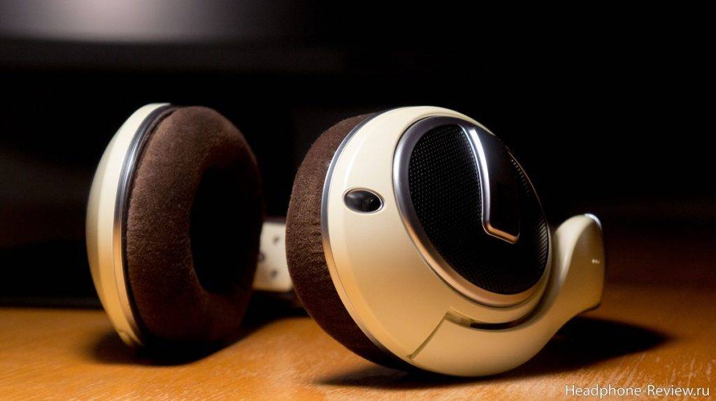 Headphones перевод. Колонки в виде наушников. Акустическое оформление наушников это. Ретро накладные наушники с квадратными чашками. Что значит наушники.