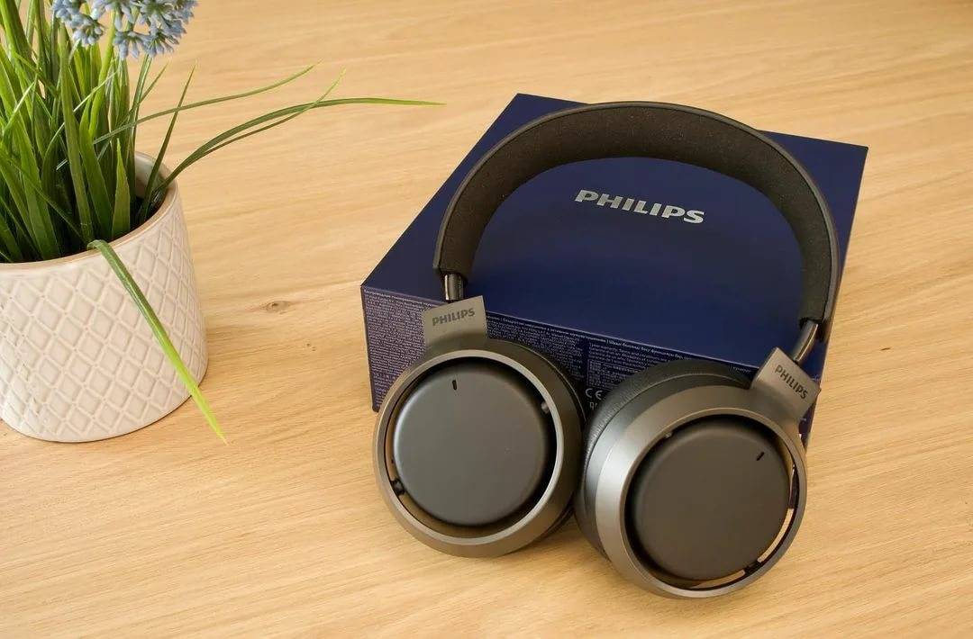 Philips fidelio e6 превращает стерео в объёмный звук формата 5.1 на лету