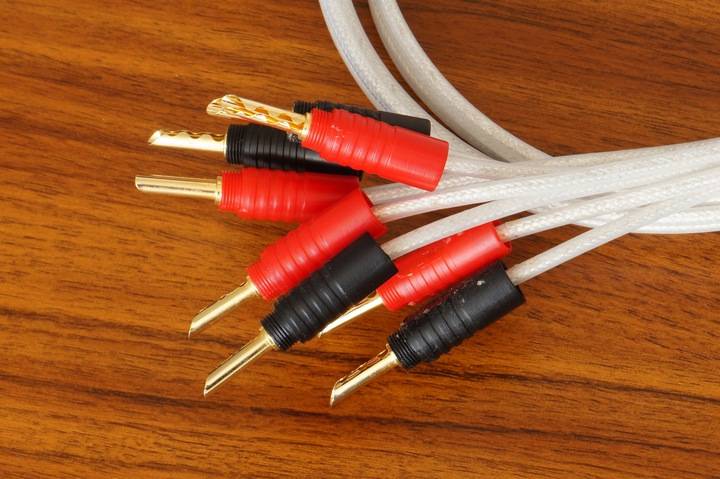 Как выбрать сечение для акустического кабеля?1 min read