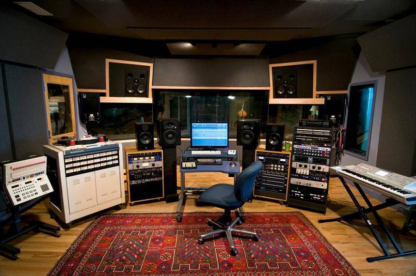 Бизнес на звукозаписывающей студии: прибыльно или нет?