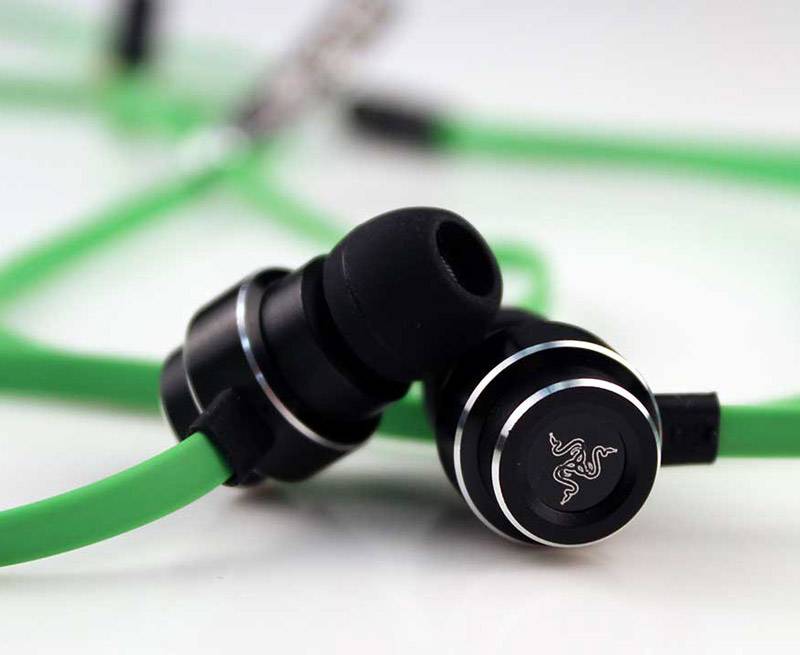 Apple in-ear headphones vs razer adaro dj: what is the difference?