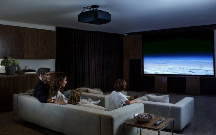 Что лучше купить для дома – проектор или телевизор: 9 полезных советов