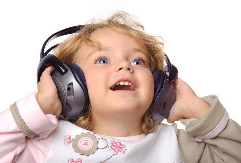 Вредны ли наушники детям: влияние беспроводных наушников на слух