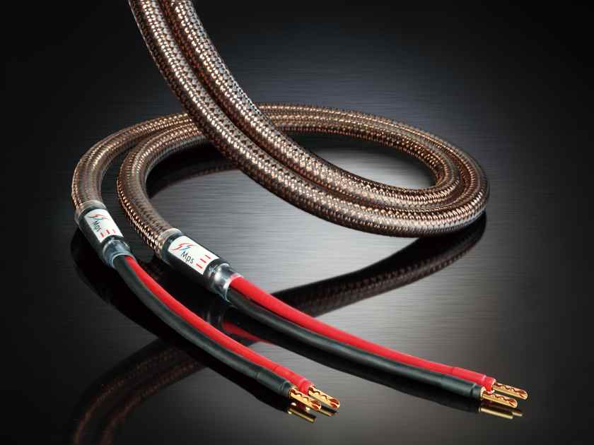 Каким кабелем подключать акустику – одножильным или многожильным?1 min read